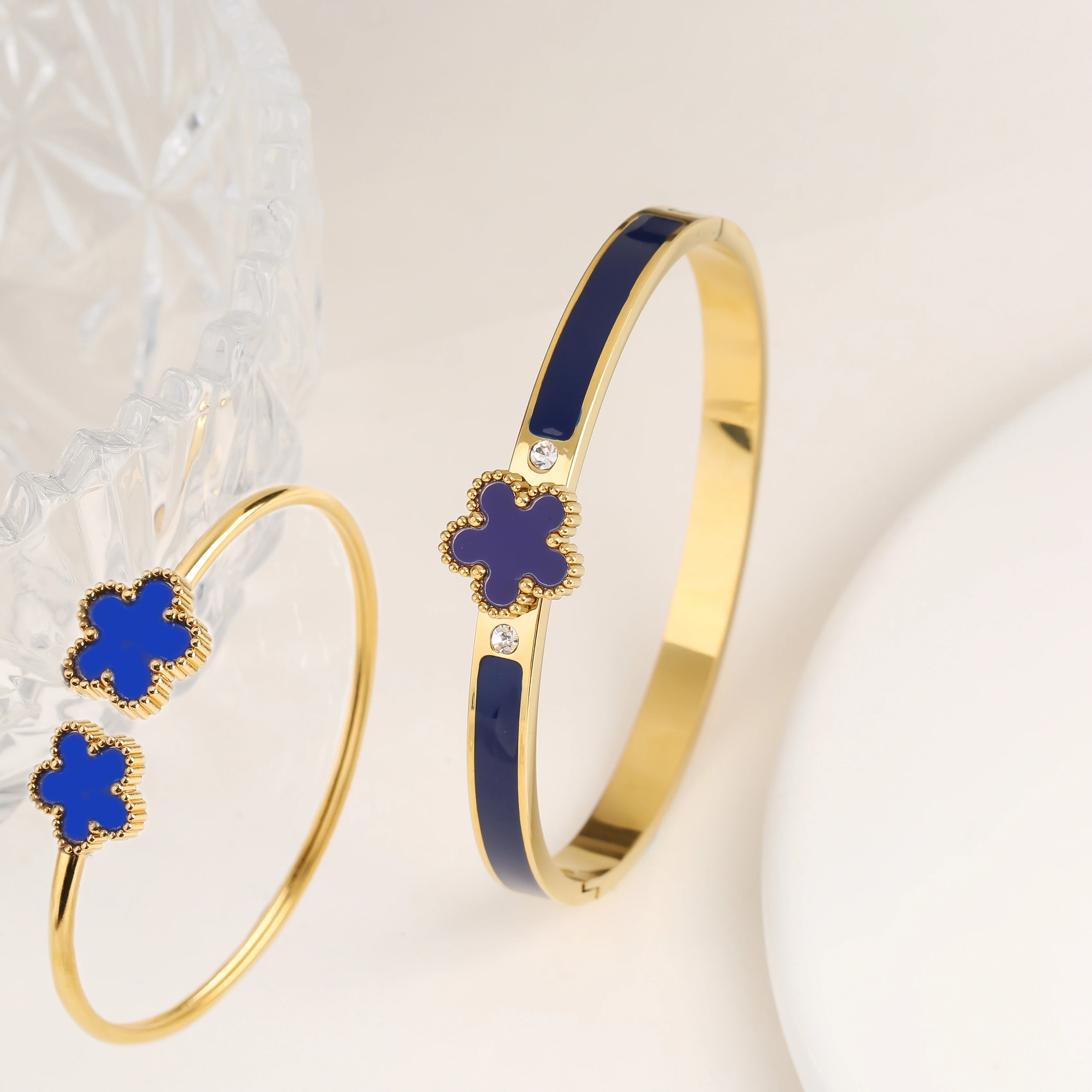 2pcs Gold Color Stainless Steel Five-Leaf Flower Bangle Simple For Woman Party Wedding Exquisite Wrist Jewelry Fine Clover Gift Qme 3
