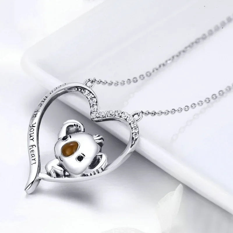 Design Sense Cute Koala Heart Cartoon Pendant Necklace Gift of Fashion Jewelry Girlfriend's Anniversary Leisure Banquet Jewelry Qme
