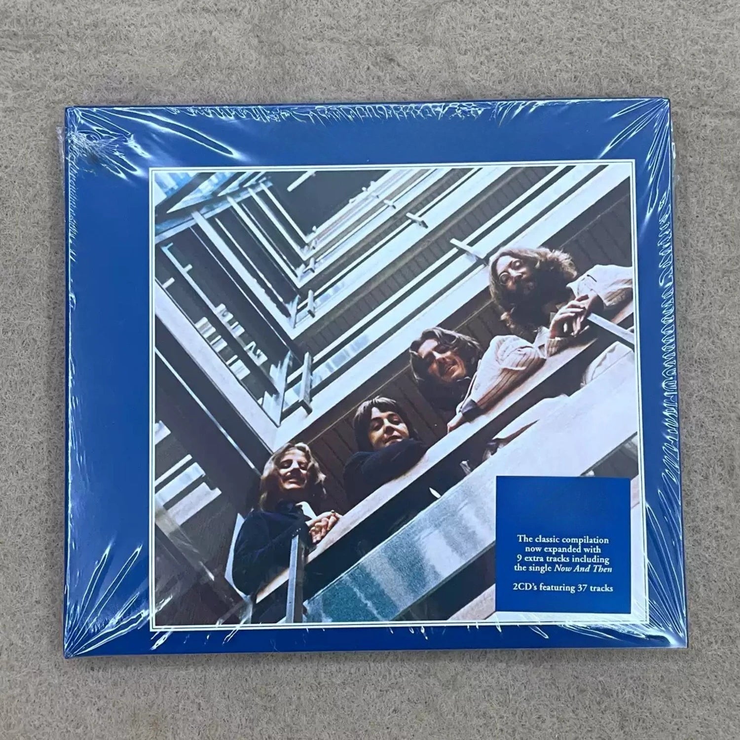 Timeless British Rock Expanded Compilation Set, Dual Blue & Red Covers, with Remastered Tracks & Extra Studio Recordings Qme B