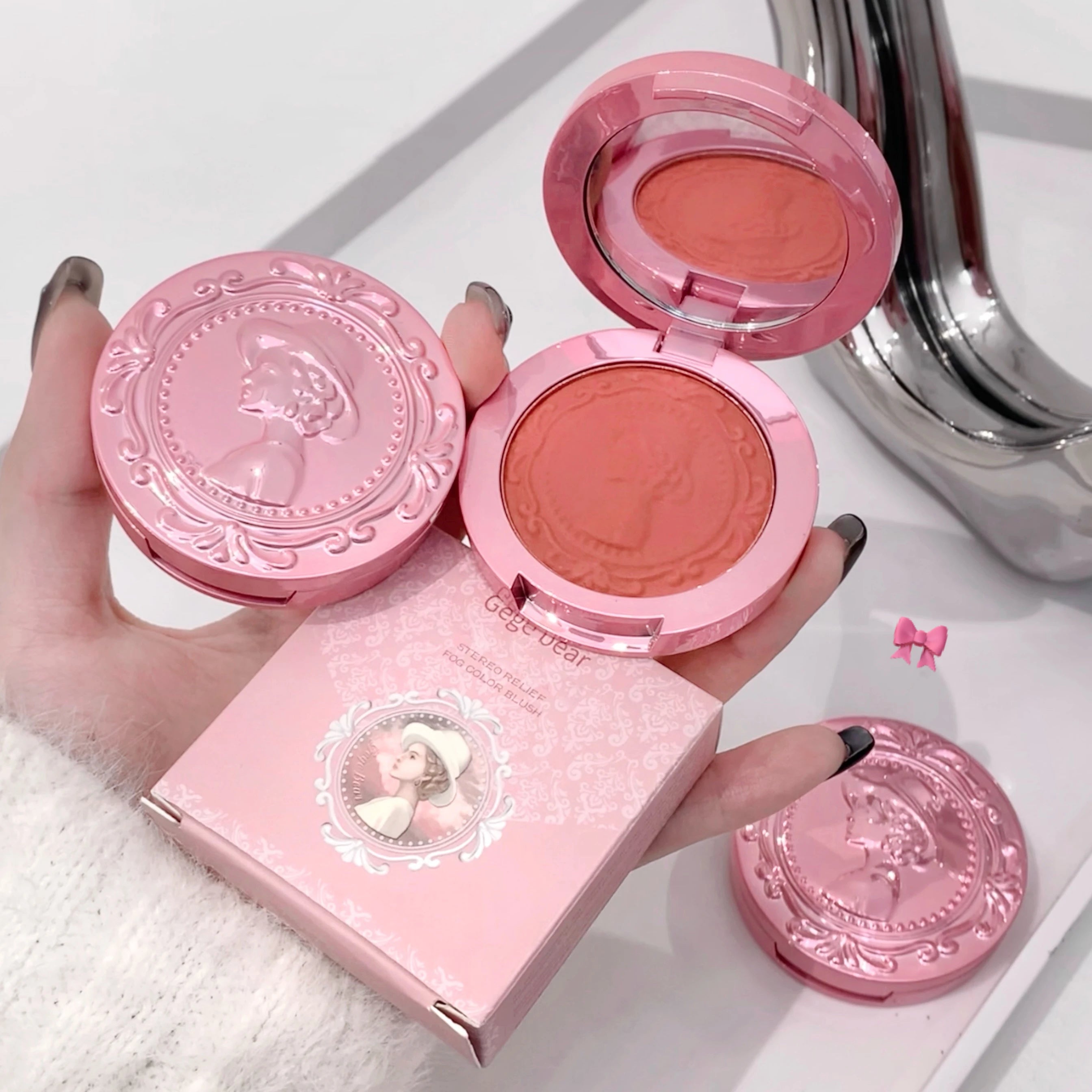 GEGE BEAR 3D Embossed Matte Blush Retro Silky Low Saturation Long Qme