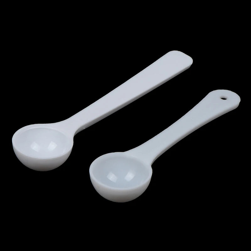 New 20PCS 1g Plastic 1 Gram Scoops/Spoons For Food/Milk/Medcine Measuring Spoons. Qme