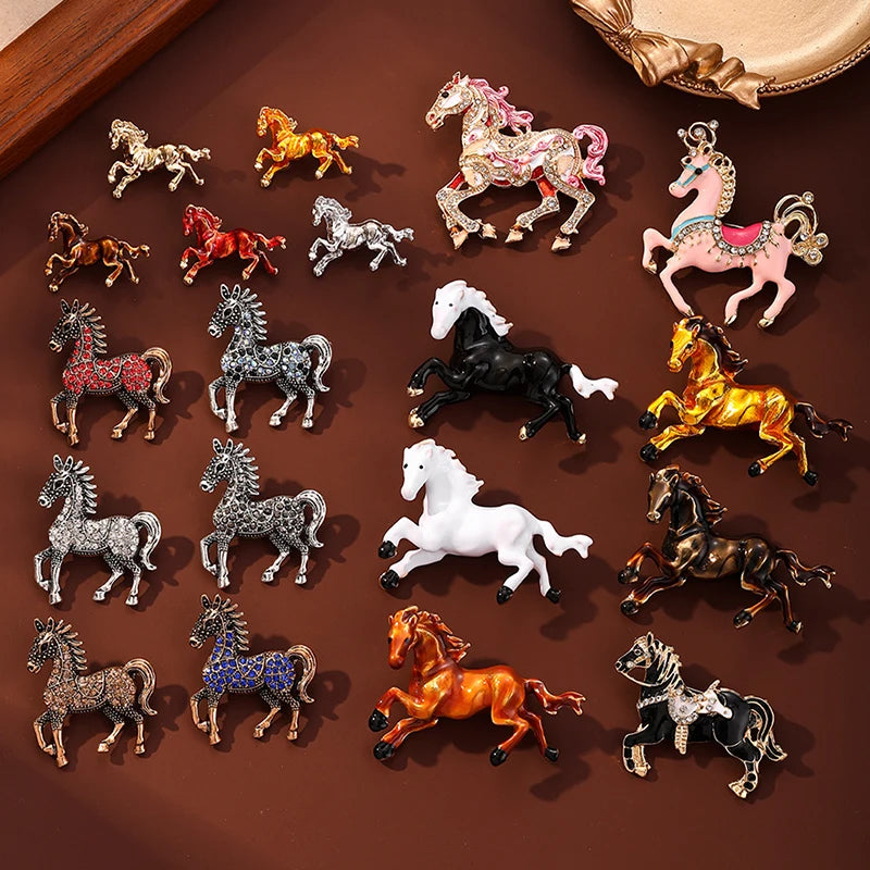 Classic Horse Brooches For Women Zodiac Animal Lapel Pins Casual Party Accessories New Year Gifts Friends Qme