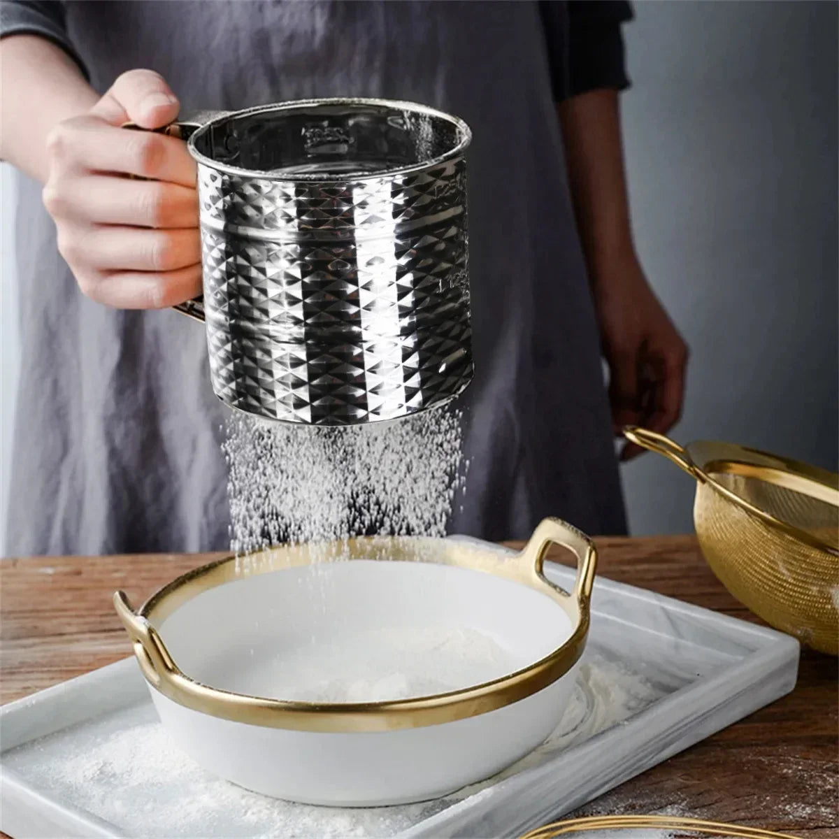 Diamond Pattern Flour Sifter For Baking Powder Sugar Shaker With Hand Press Design Fine Mesh Stainless Steel Flour Sifter Sieve Qme