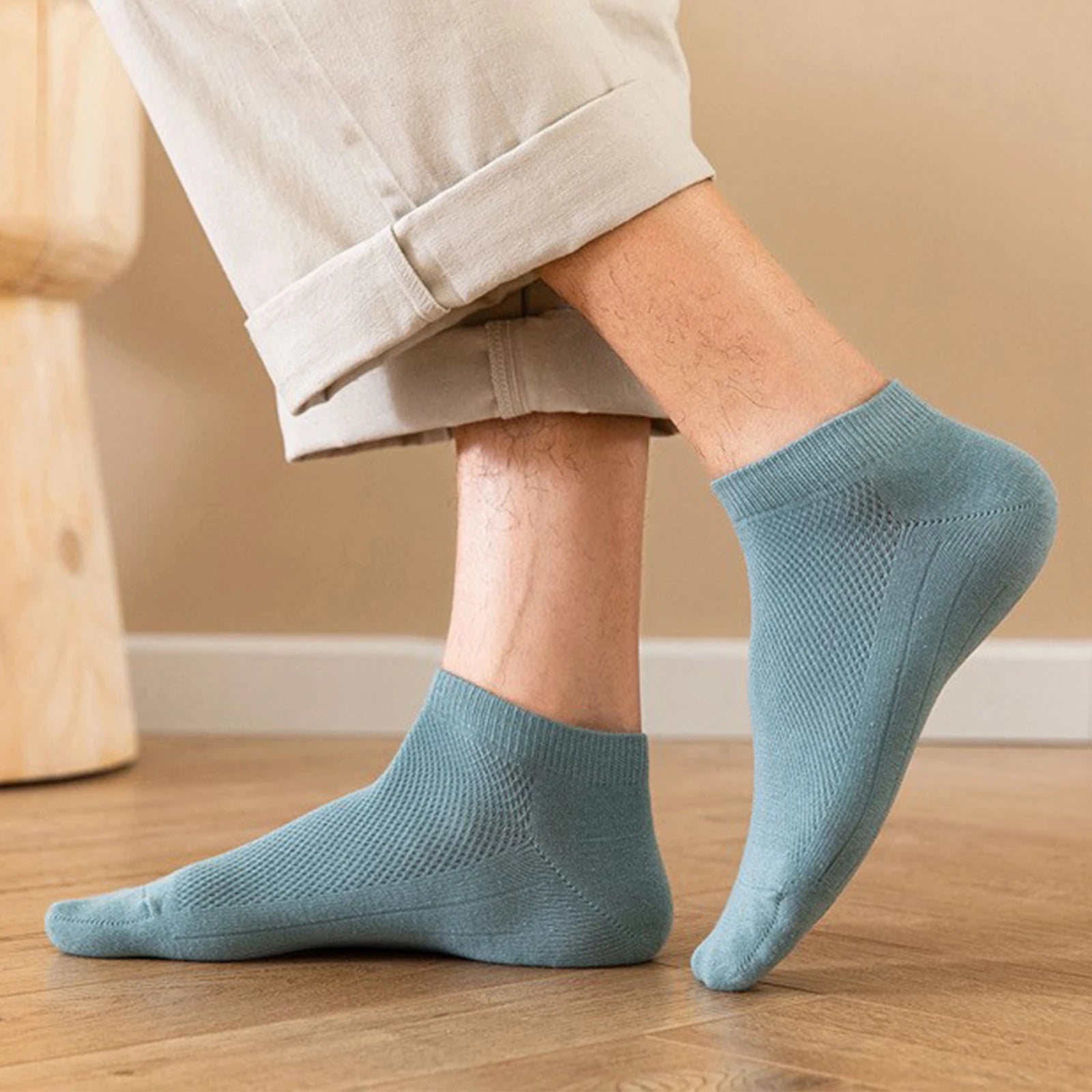 Men's Summer Breathable Sweat Absorbing Thin Mesh Sports Socks Solid Color Casual Elastic Soft and Comfortable Low Cut Socks Qme