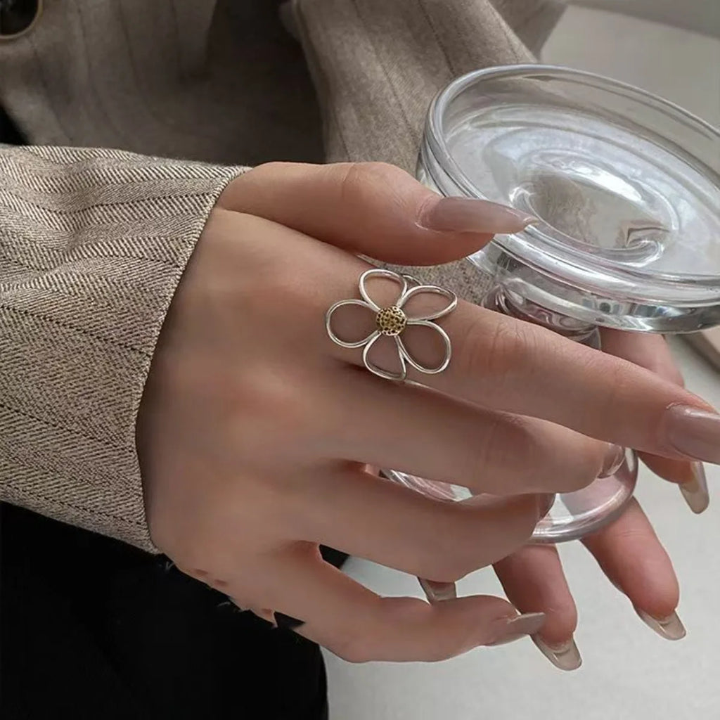 Rings for Fashion Women Charm Couple Minimalist Handmade Sense of Design Simple Big Opening Flower Ring Party Jewelry Gift Qme