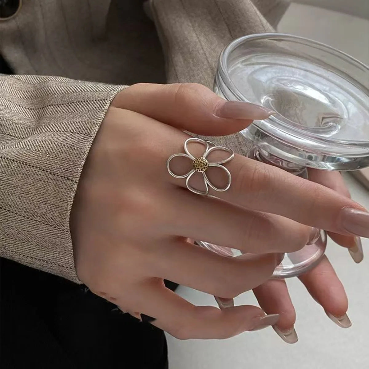 Rings for Fashion Women Charm Couple Minimalist Handmade Sense of Design Simple Big Opening Flower Ring Party Jewelry Gift Qme