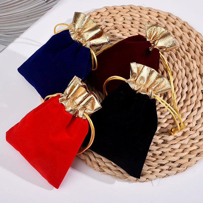 10pcs/lot Vintage Velvet Bag Gold Color Trim Drawstring Red Gift Bags Wedding Jewelry Packaging Pouches Qme