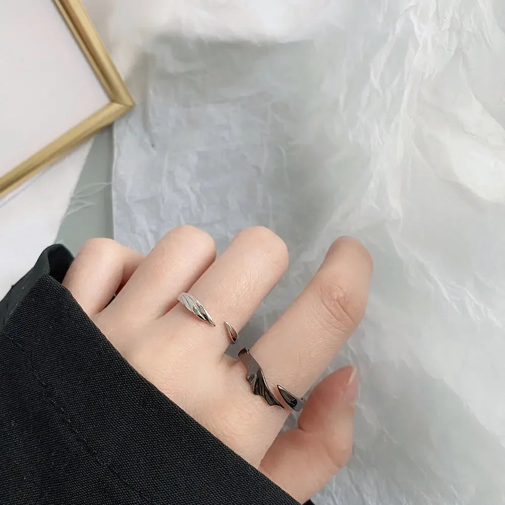 2025 Hip Hop Punk Angel and Devil Couple Rings Men Women Korean Simple Black silvery Gift Jewelry for Engagement Accessary Femme Qme