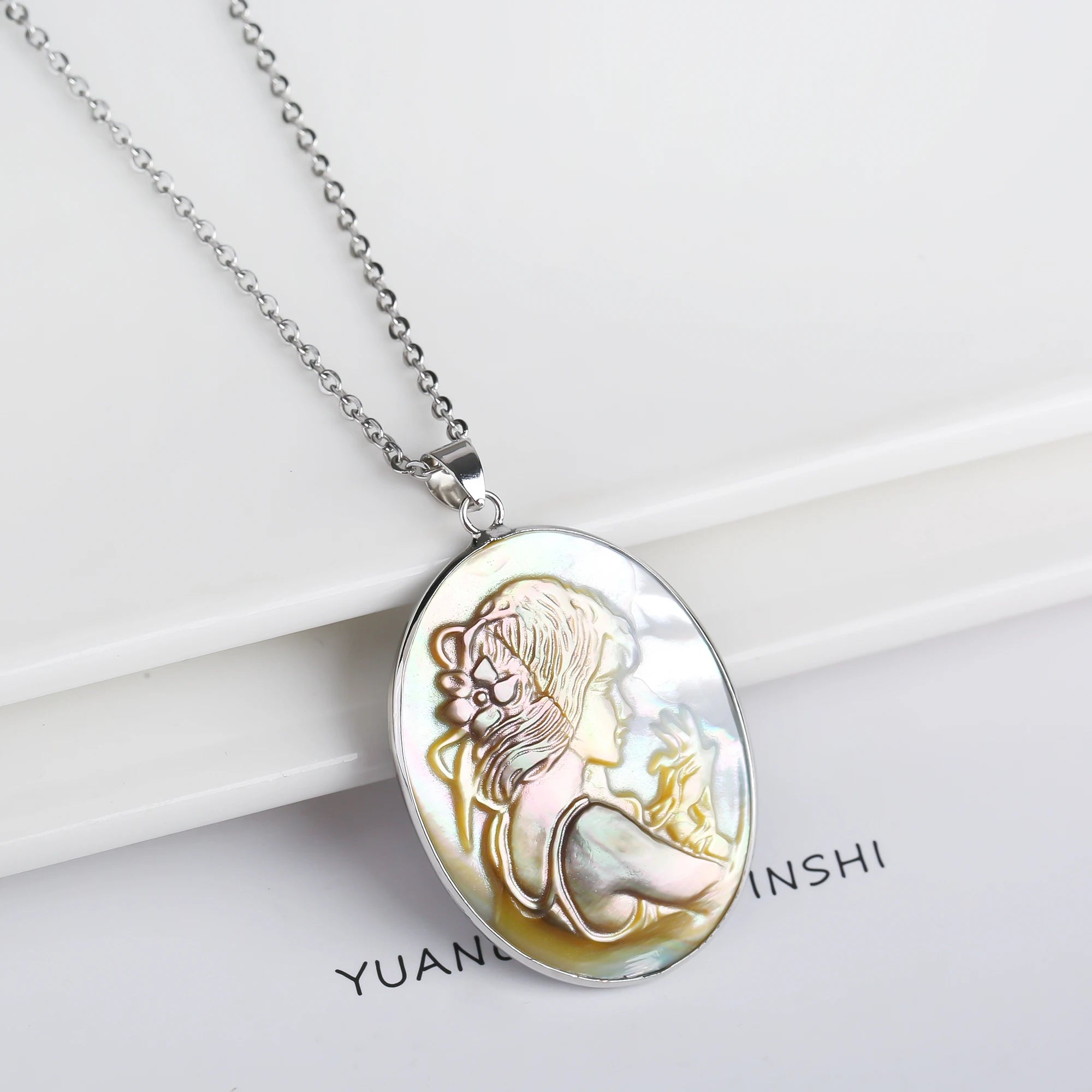 Hot Sale Natural Shell Girl Head Tree Of Life Charm Pendant Necklace For Women Light Luxury Jewelry Daily Party Birthday Gifts Qme B