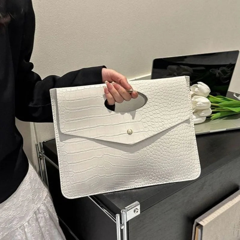 Casual Trendy Handbag, Modern Minimalist Crocodile-Pattern Handbag，Suitable the Office, Casual Occasions, Outings, and Shopping Qme White