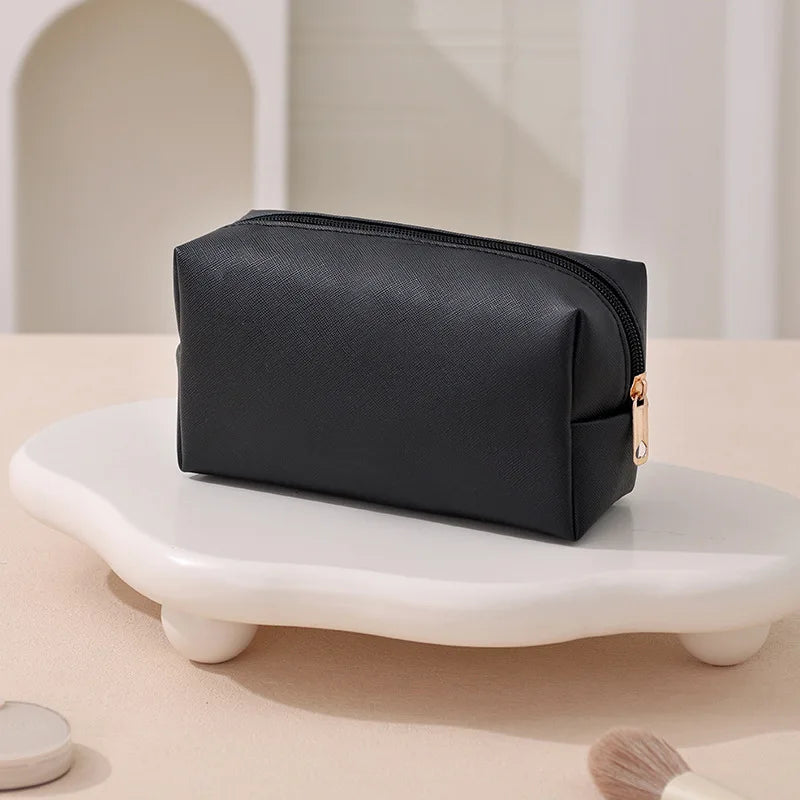 A 1pcs PU Leather Portable Toiletry Bags Waterproof Travel Make Up Bags for Women Small Medium Large Cosmetic Organizer Bags Qme Black small