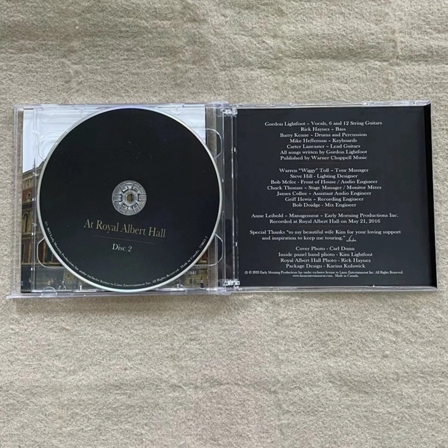 Classic Western Folk Live Music CD, Featuring A Singer Portrait and Guitar-themed Cover, Live Tracks From The Collection Qme