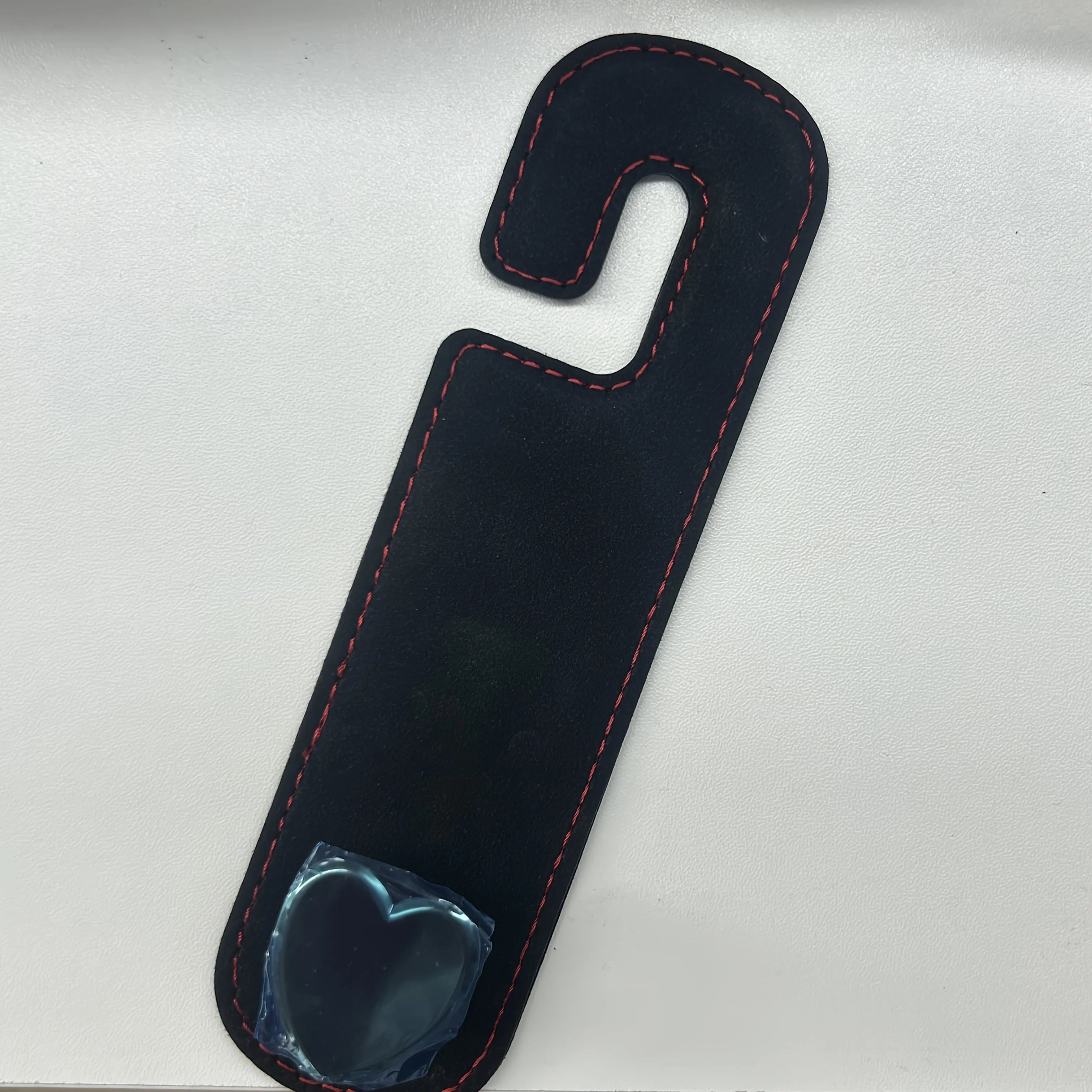 Cute heart-shaped vehicle storage pendant wallet bag, car interior seat backrest storage accessories, SUV sedan universal Qme Black