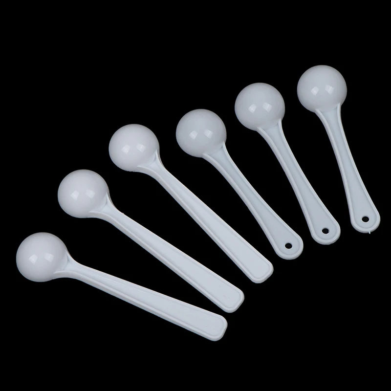 New 20PCS 1g Plastic 1 Gram Scoops/Spoons For Food/Milk/Medcine Measuring Spoons. Qme