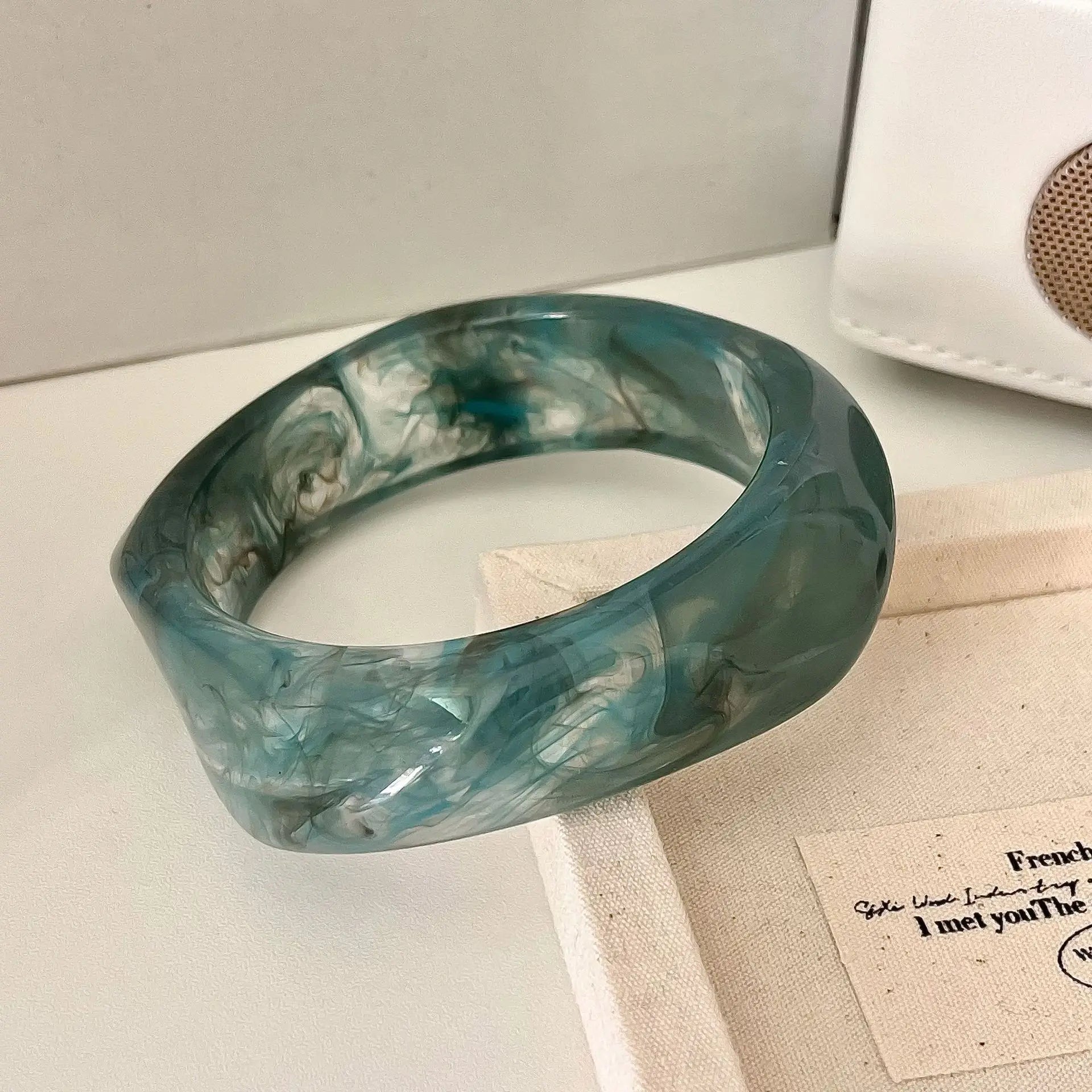 Exaggerated Polygonal Translucent Crude Thick Bangles Women Retro Design Acrylic Charm Bracelet Ladies Jewelry Gifts Bracelet Qme xuanranqingse 65mm