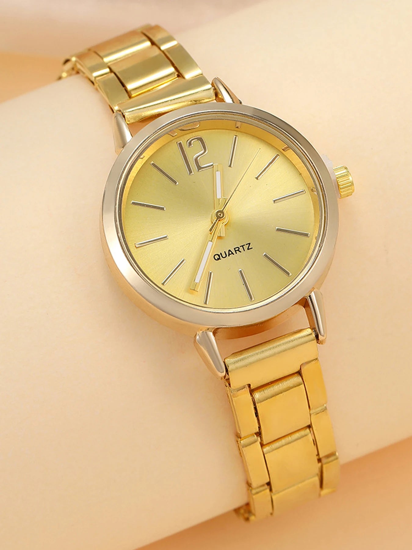 Small niche luxury women's fashion watches, trendy women's quartz watches, temperament steel strip watches, girls' watches Qme