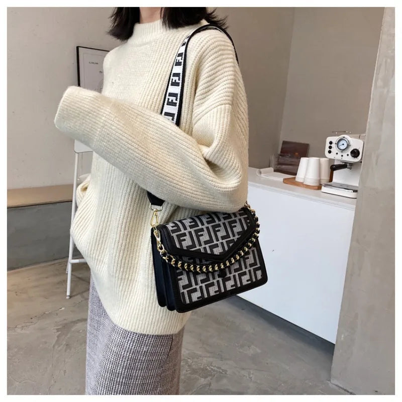 2026 Spring Arrival Retro Letter Print Crossbody Bag Stylish Mini Qme