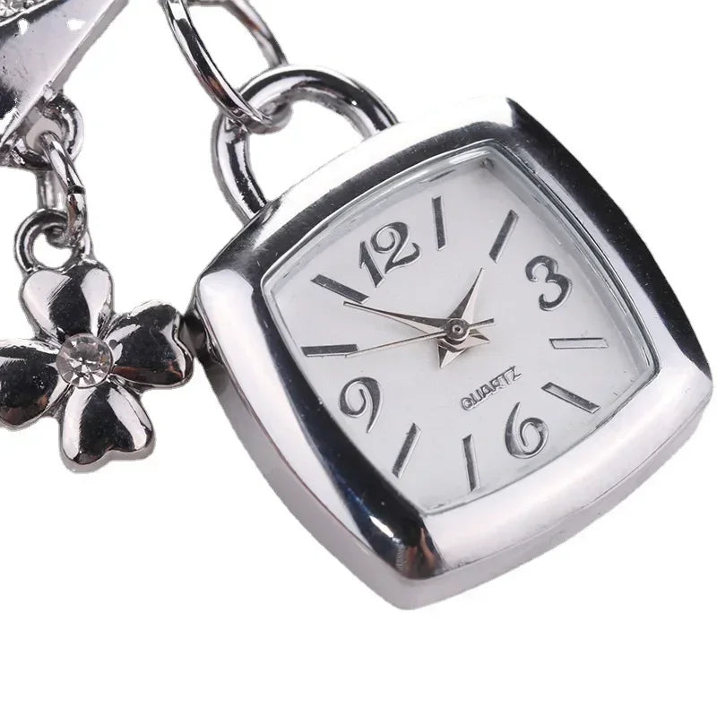 Women Watches with Letters Rhinestone Inlaid Chain Bracelet Flower Pendant Wrist Watch Ladies Dress Watches Gift Zegarek Damski Qme
