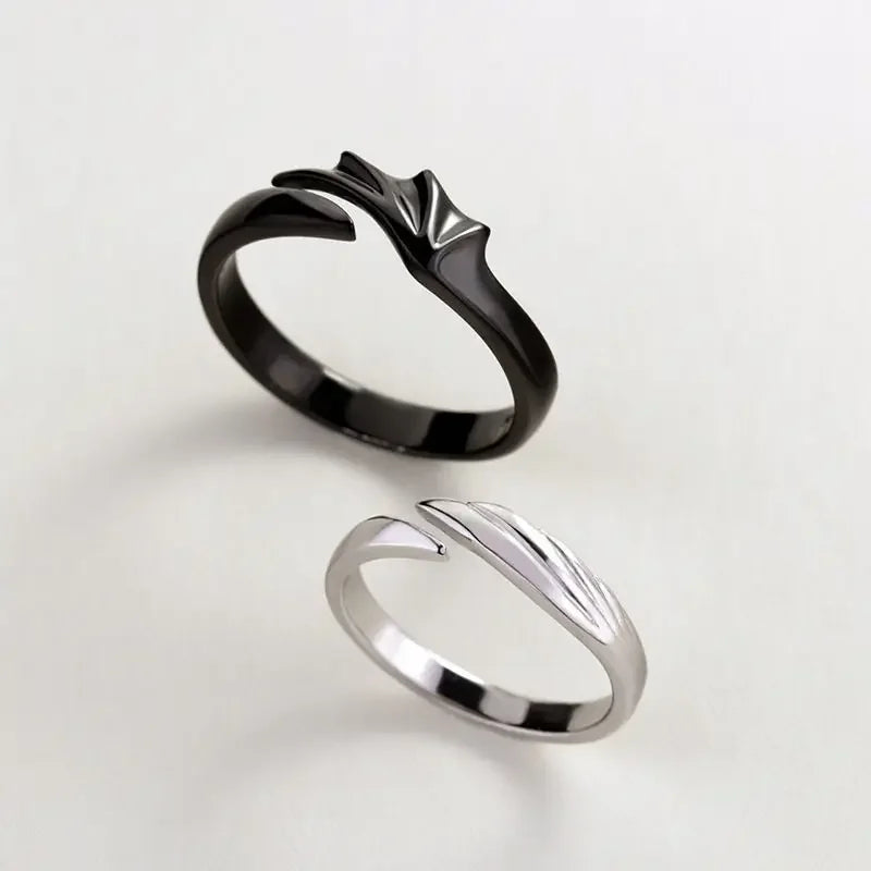 2025 Hip Hop Punk Angel and Devil Couple Rings Men Women Korean Simple Black silvery Gift Jewelry for Engagement Accessary Femme Qme