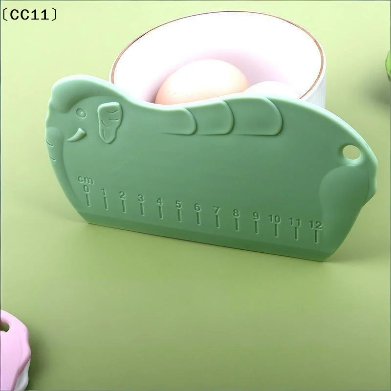 Graduated Plastic Dough Scraper Convenient Practical Kitchen ToolCC11 Qme