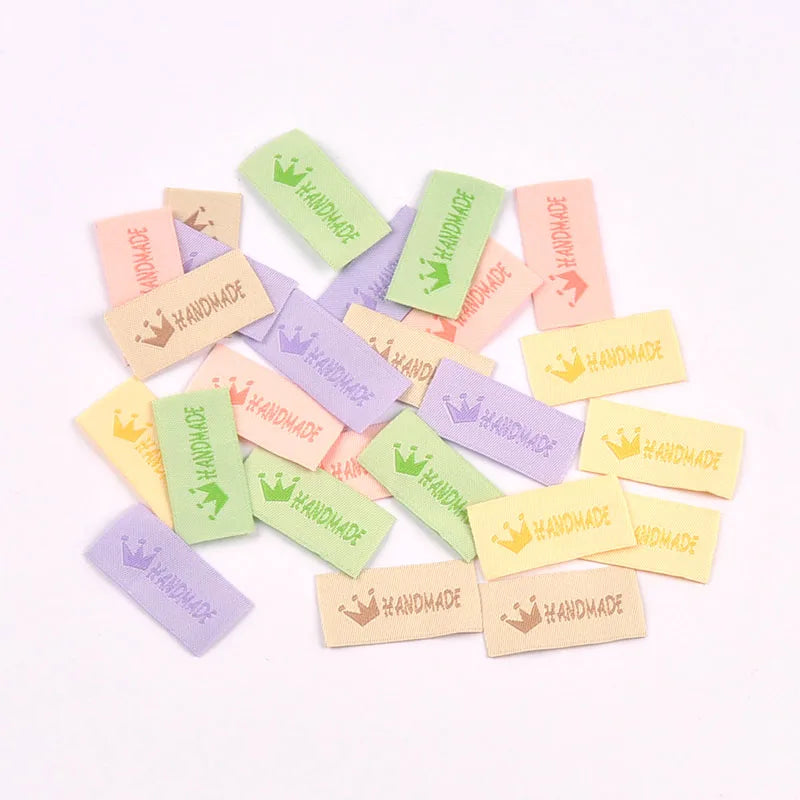 50pcs 1.7x3.4cm Mix Colorfull Crown Pattern Rectangle Label For DIY Clothing Personality Decorative Sewing Accessories c3834 Qme mix
