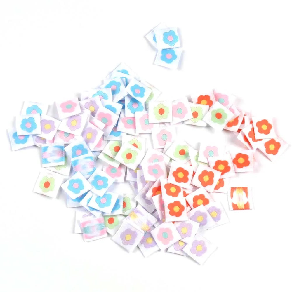 50Pcs Cute Flower Embroidery Mini Labels For Sewing Accessories Knitting Garment Bag Hat Tags DIY Kids Clothing Supplies 15*16mm Qme