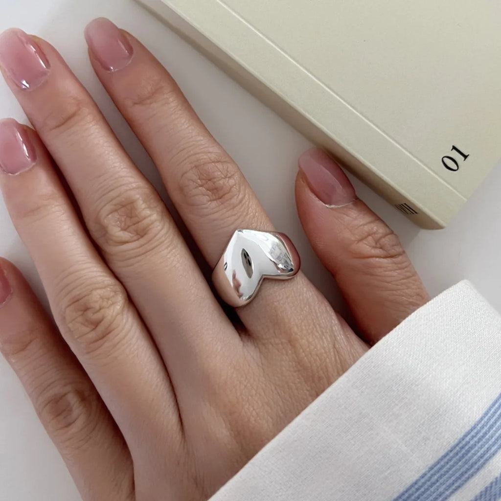 New Simple Smooth Metal Personality Heart Rings for Women Men Y2K Trendy Ring Elegant Party Jewelry Couple Gifts Versatile Qme