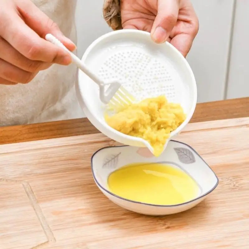 White Simple Ceramic Ginger Grater Tool Hand Grinder Garlic Masher Qme