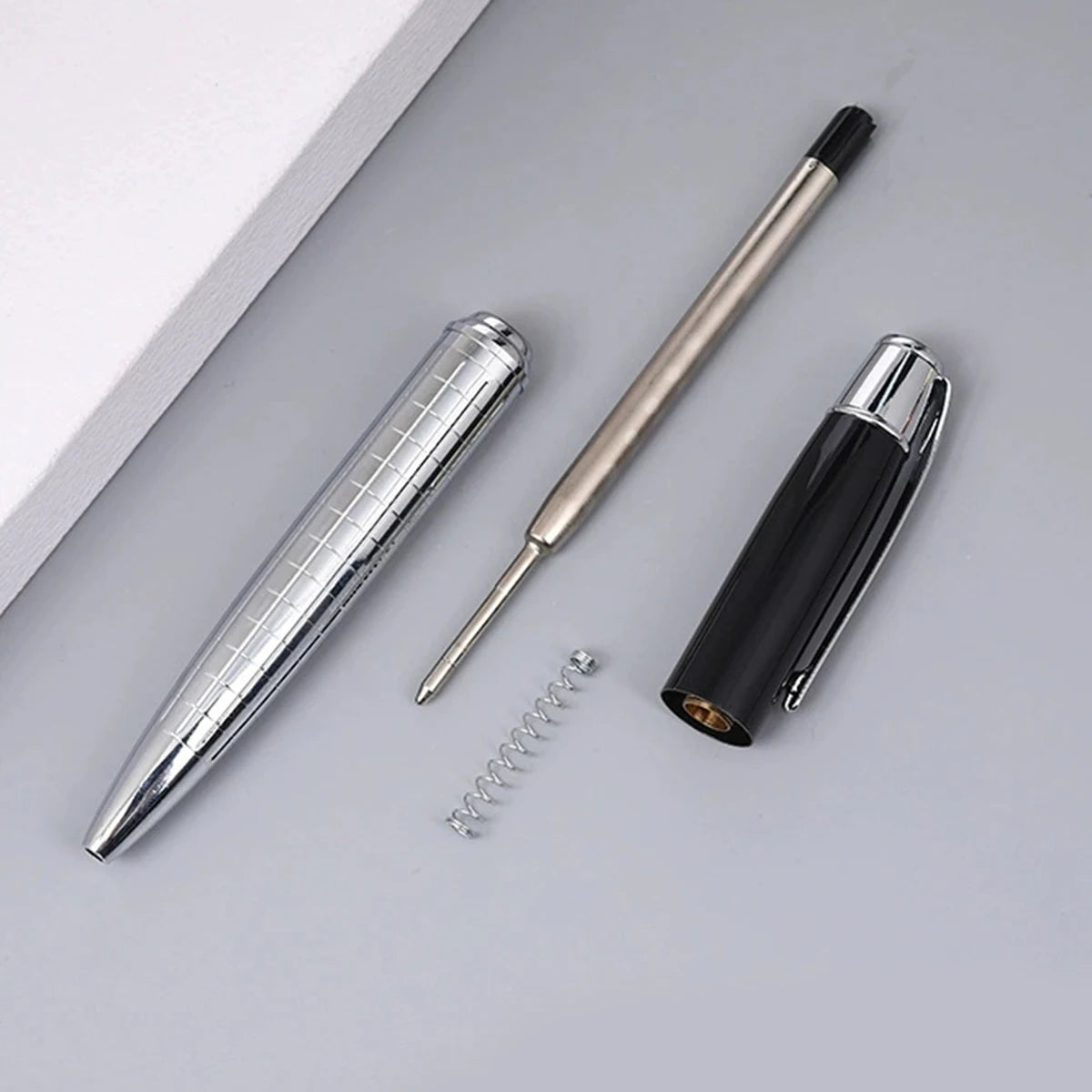 1 Pc Business High-end Metal Rotating Ballpoint Pen, 1.0mm Medium Ball Point Black Ink,Durable,Smooth Writing Office Supplies Qme