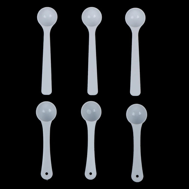 New 20PCS 1g Plastic 1 Gram Scoops/Spoons For Food/Milk/Medcine Measuring Spoons. Qme