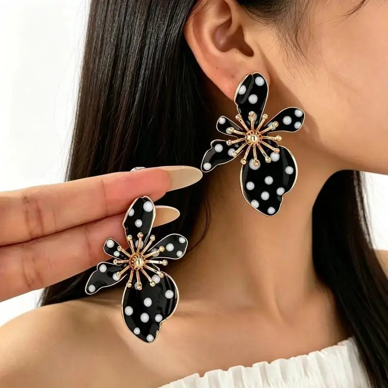 Flower Design Dangle Earrings Black White Faux Pearl Polka Dot Gold Accent Lightweight for Daily All-Match Wear Qme A1