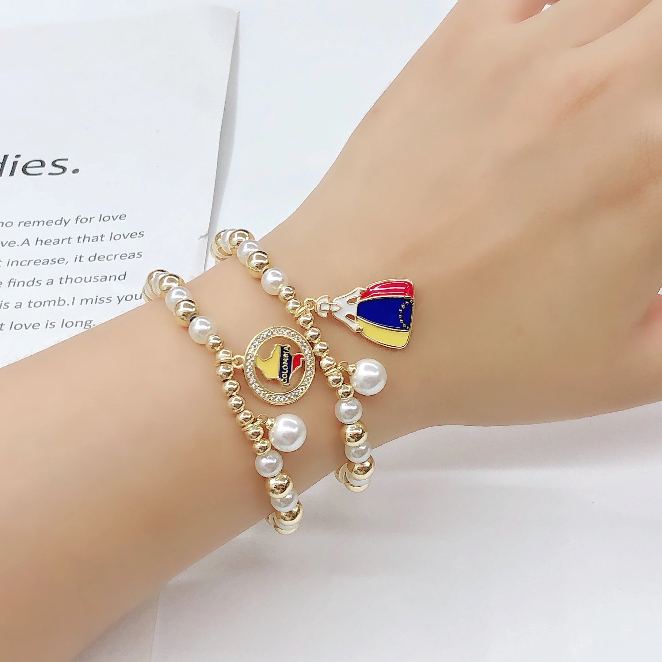 Classic Violin Round Parrot-Shaped Venezuela Colombia Flag Designer Pearl Bracelet Luxury for Women Party Patriotic Jewelry Gift Qme