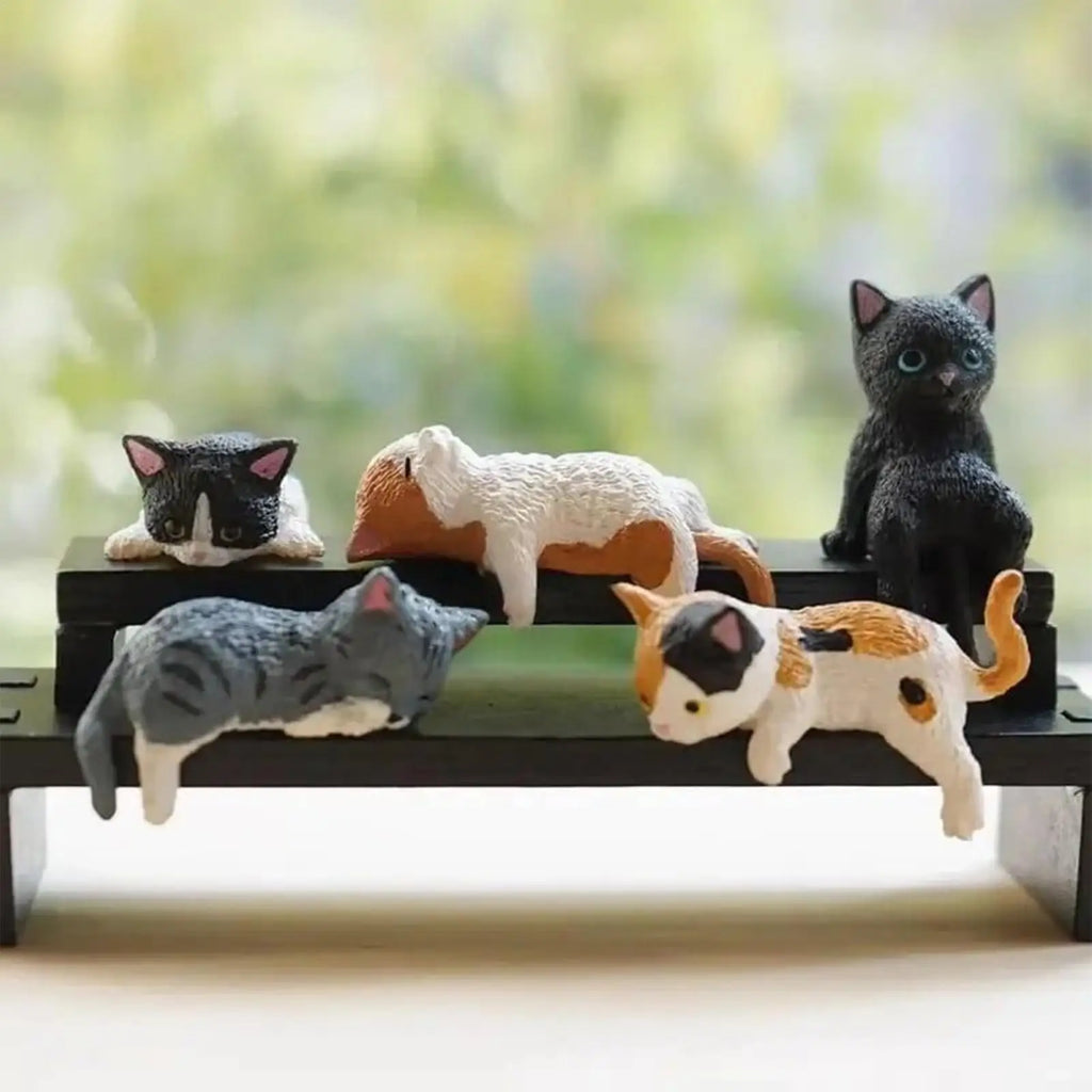 Cat Figurines Cartoon Resin Cute Car Ornament 5 Pieces Kitten Figurines Desk Decor for Women Vehicle SUV Dashboard Computer Desk Qme
