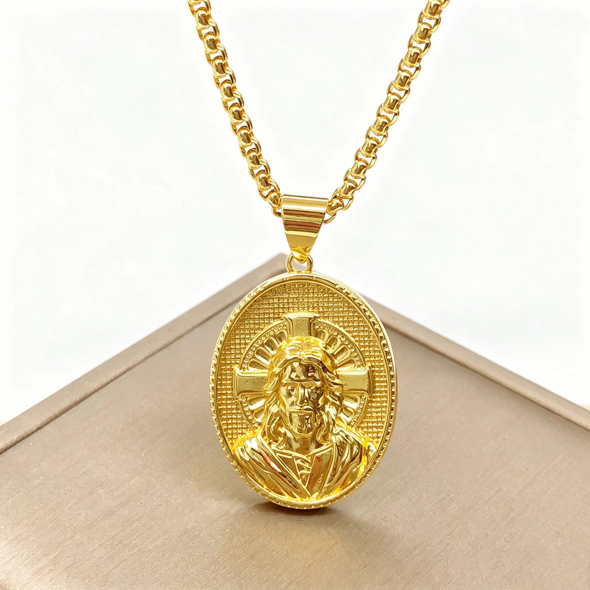 Stainless Steel Chain Classic Christian Catholic Jesus Christ Our Lady of Guadalupe Necklace for Men Women Party Amulet Jewelry Qme 5 60cm