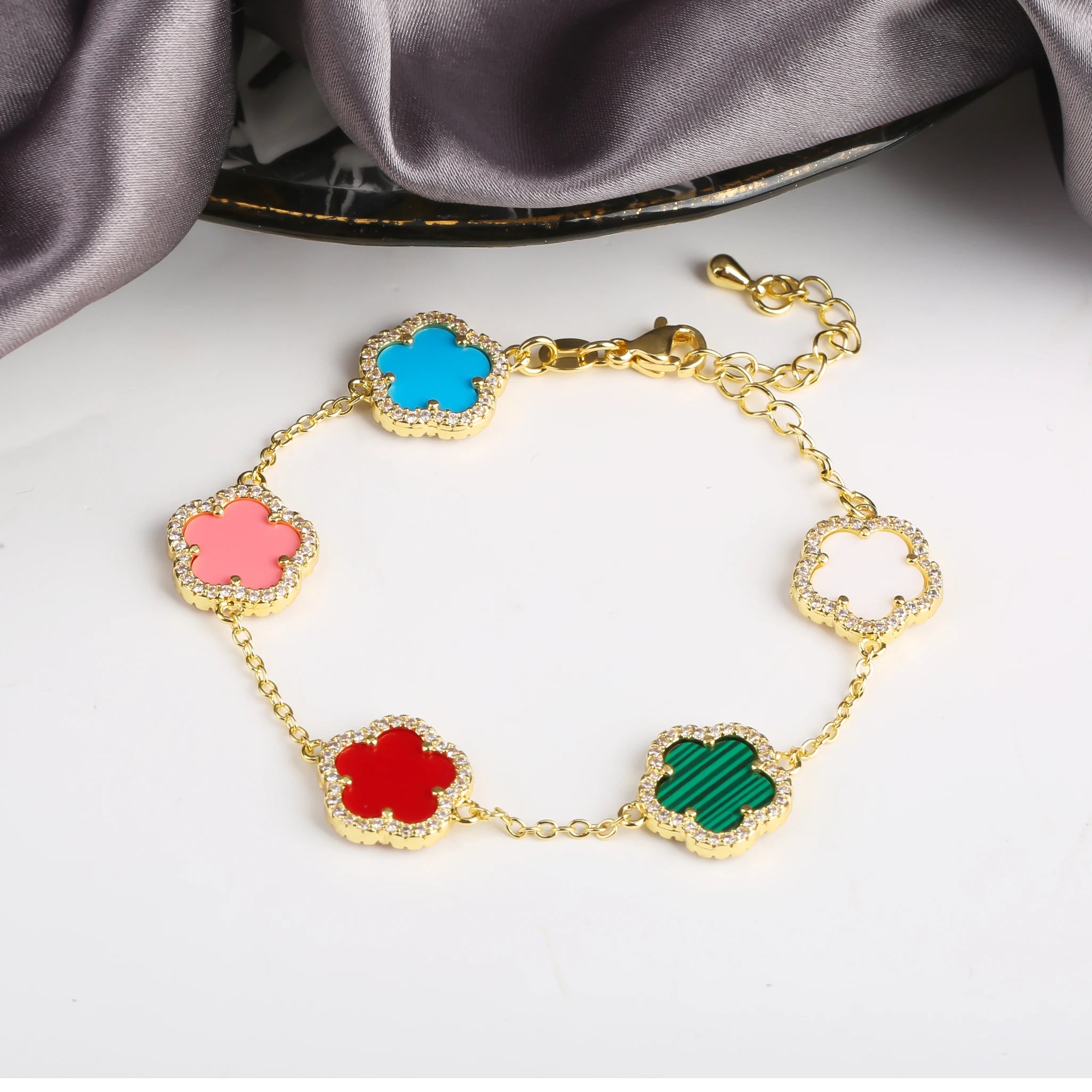 2023 INS 10 Colors Five Leaf Flower Bracelet Classic Fashion