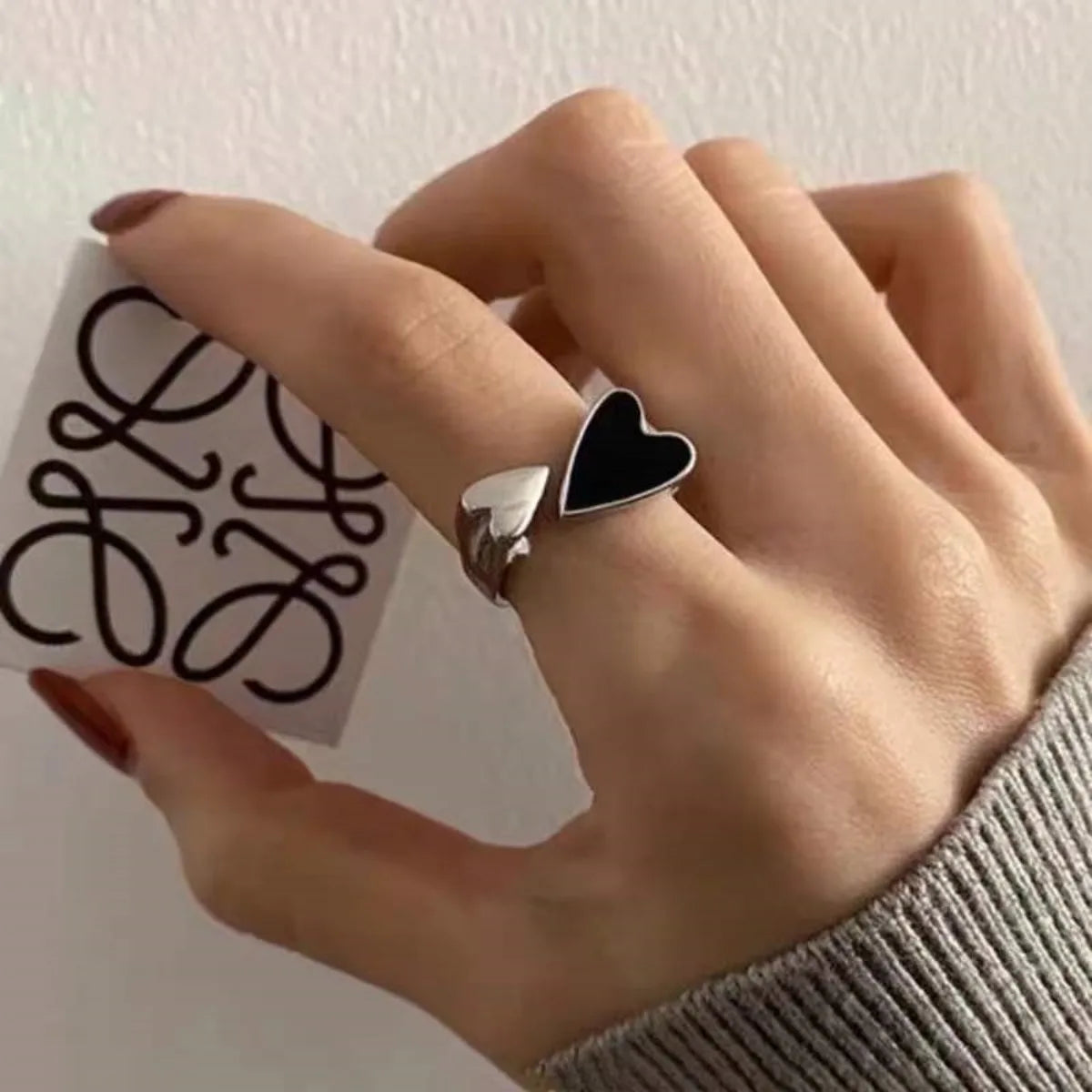 New Trendy Two-color Black Heart Rings for Women Minimalist Aesthetic Drop of Oil Open Rings Female Metal Punk Party Jewelry Qme