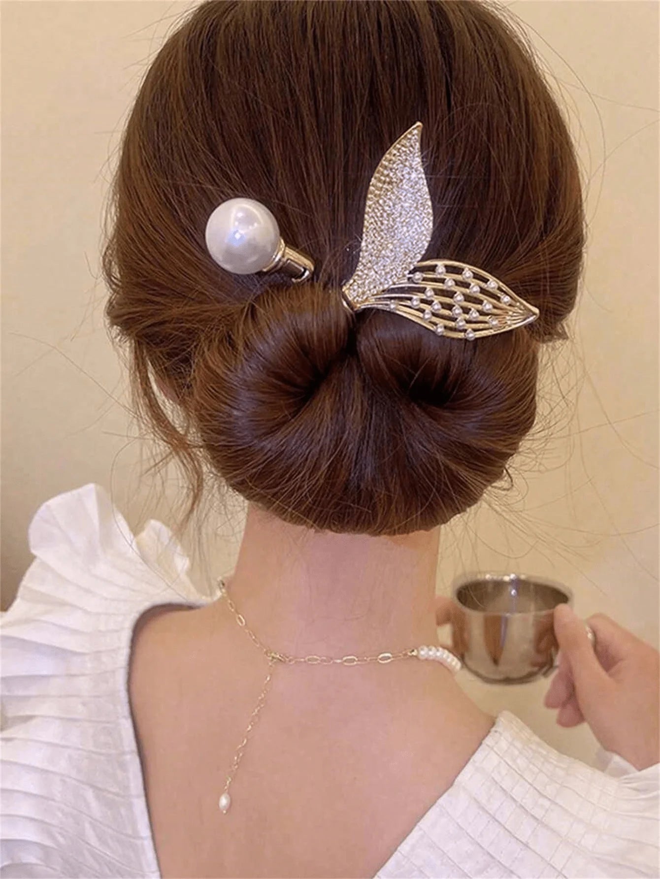 Women's Rhinestone Pearl Decorated Fish Tail Bun Maker Elegant Qme