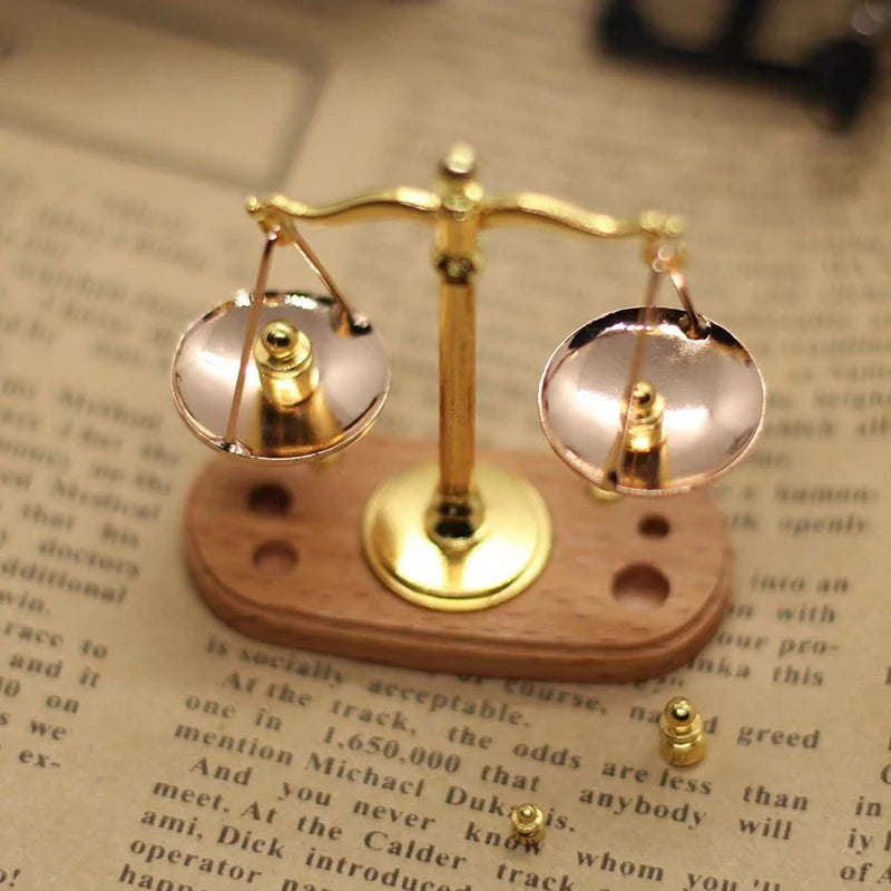 Antique Justice Scale Model Exquisite Home Decoration Kids Mini Qme