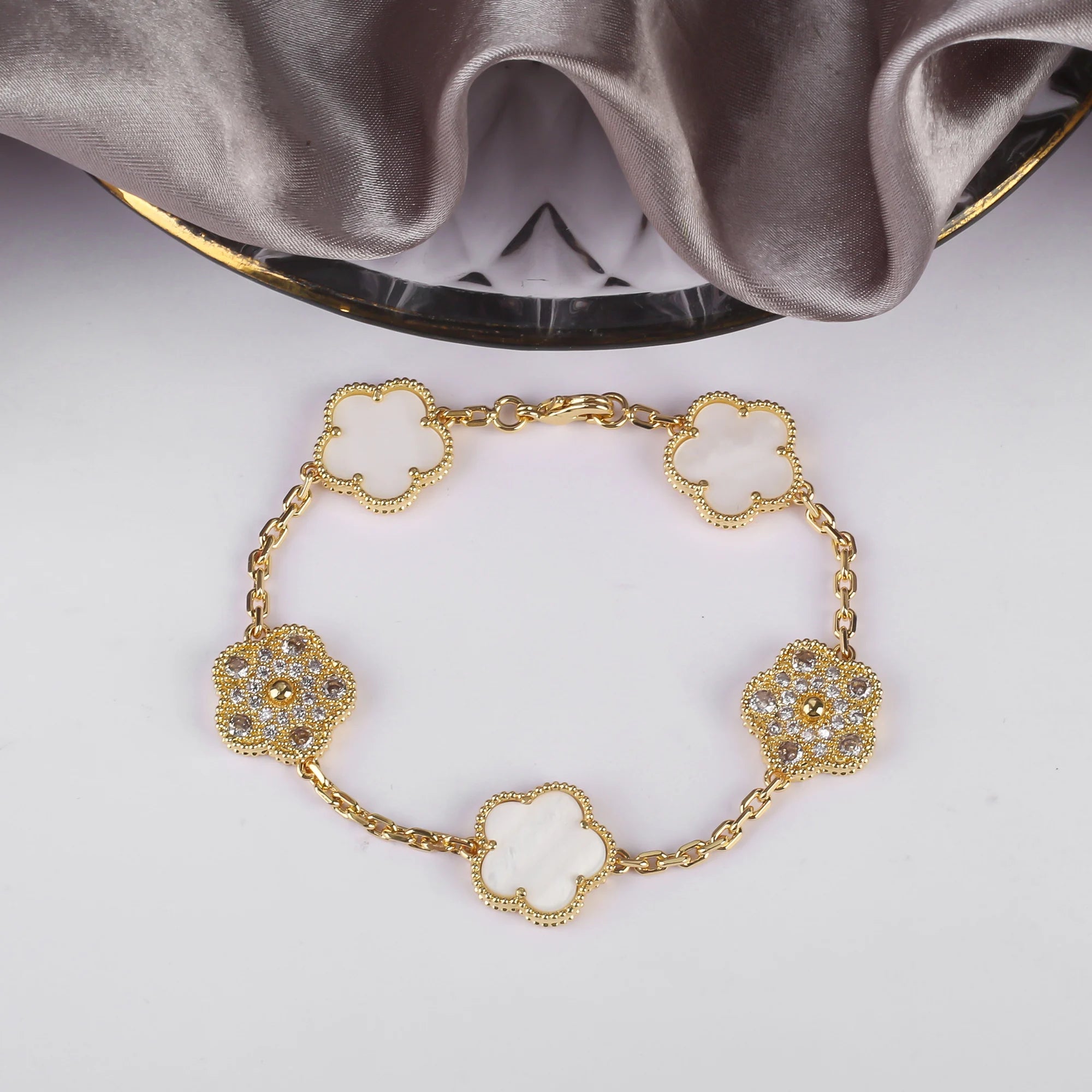Classic 10 Colors 15mm Five-Leaf Flower Bracelet Simple Lucky Gold Silver Women'S Bracelet For Daily Wear Jewelry Free Shipping Qme 21