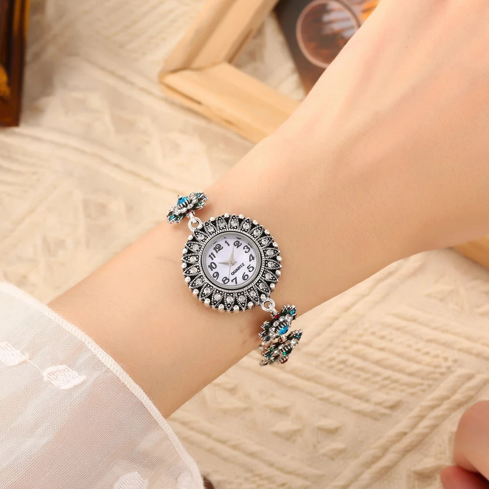 New Women's Watch Bracelet, Women's Watch Color Diamond Full Diamond Fashion Compact Steel Belt Qme 5