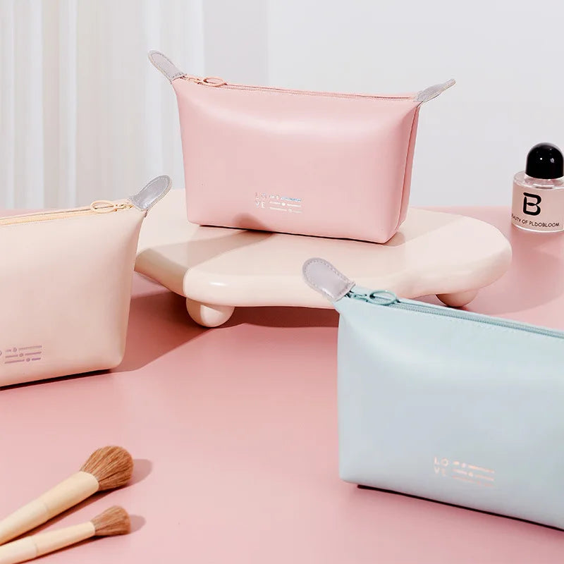 A Traveling Toiletry Makeup Organizer Large Capacity PU Leather Dumplings Cosmetic Bag Waterproof Tophandle Washing Storage Bags Qme