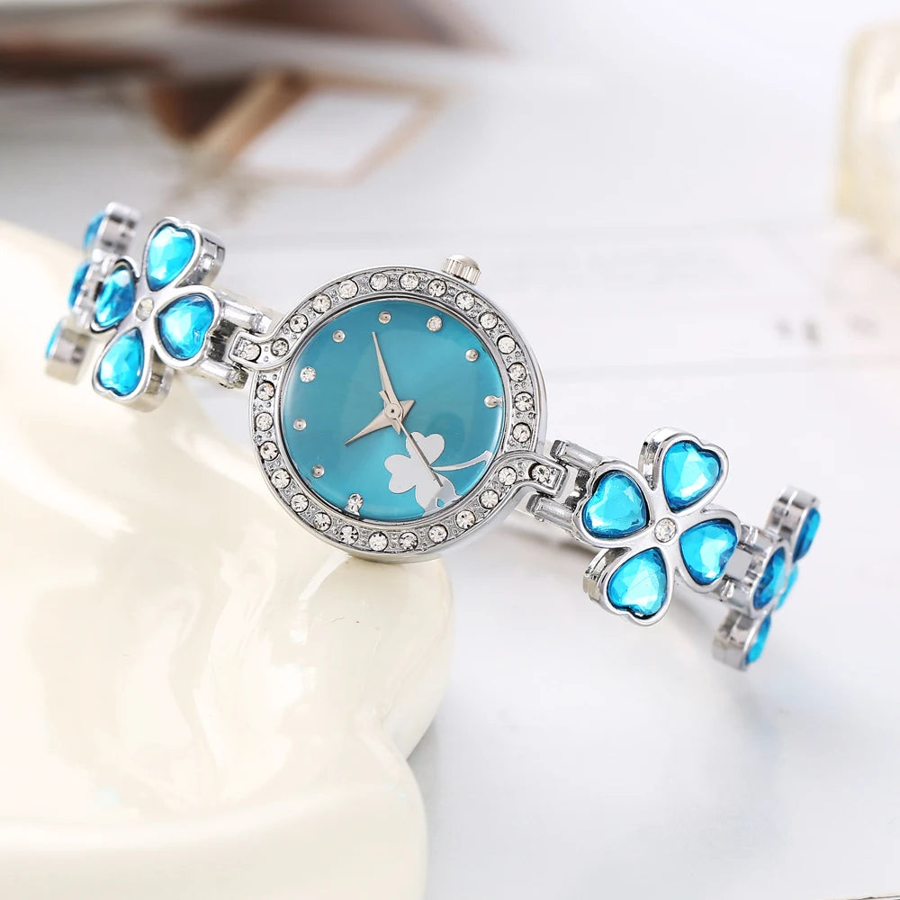 Four leaf clover point diamond women's bracelet watch women's casual gift watch jewelry women's watch Qme