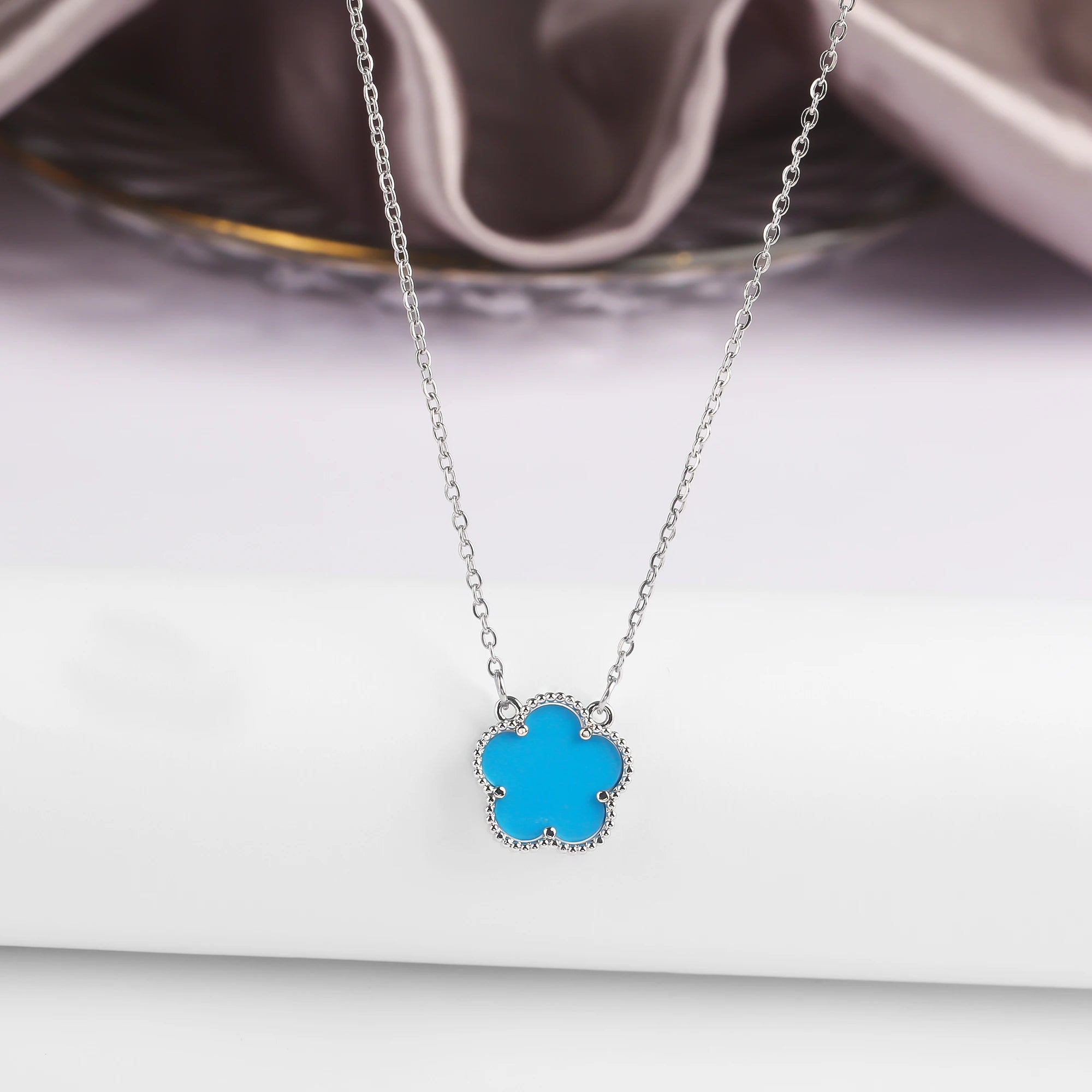 Gold/Silver Classic Natural Stone Five Leaf Flower Necklace Fashion Women Flower Jewelry Necklace For Daily Wear Free Shipping Qme 11
