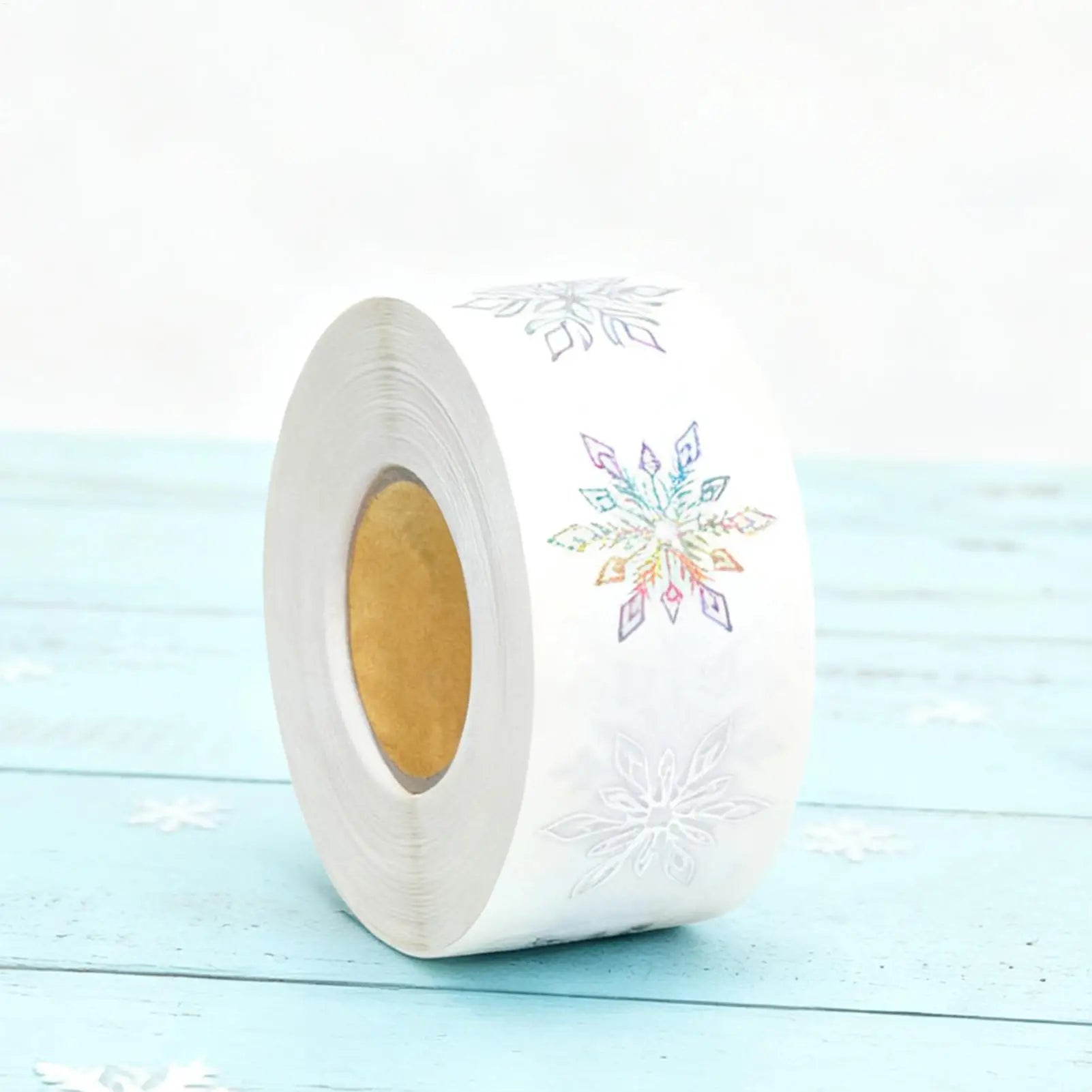 Christmas Snowflake Stickers 500 Pieces Round Self-Adhesive Transparent Christmas Labels Holiday Crafts Label Roll Envelope Qme