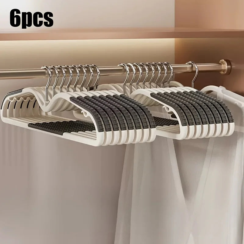 Non-Slip Clothes Hangers - Plastic Anti-Slip Hangers with Shoulder Grooves Space Saving Qme