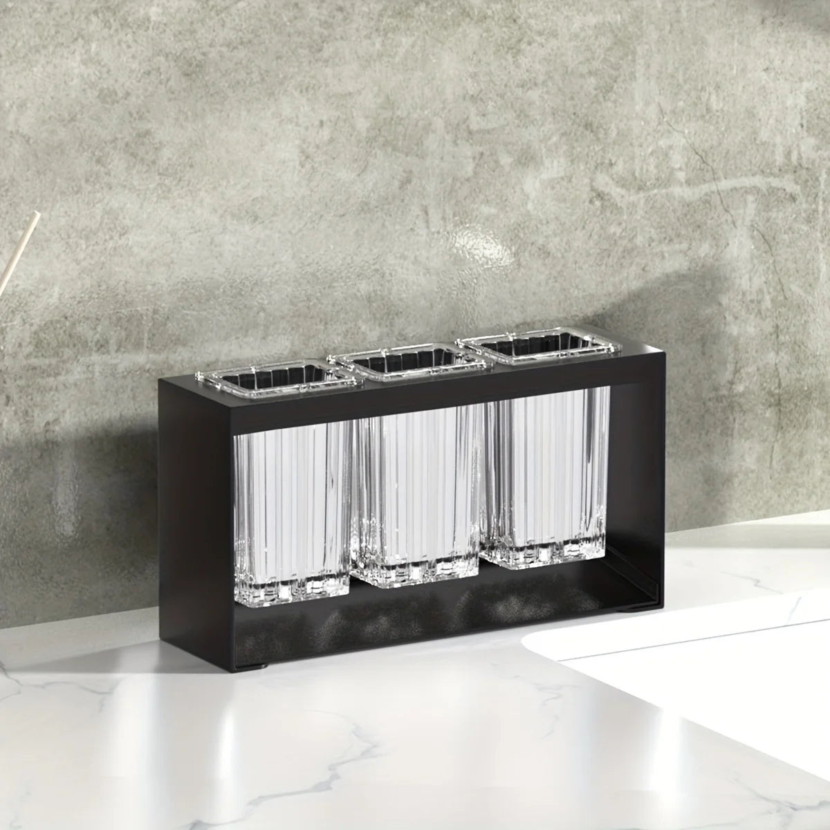 Fashionable multi-functional bathroom storage device with drainage function - electric toothbrush and toothpaste holder Qme