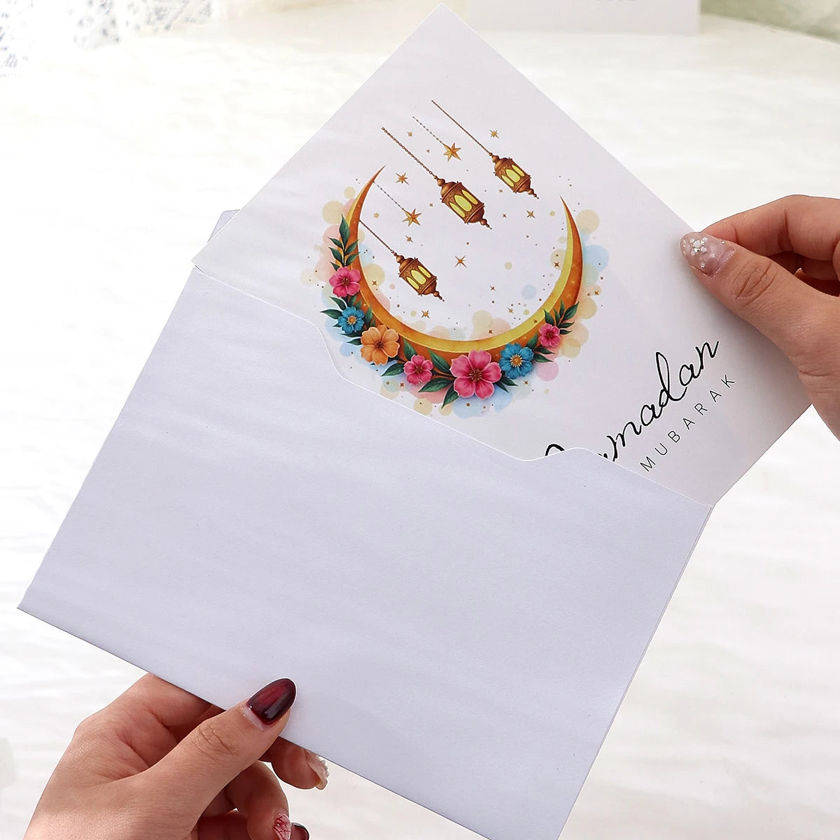 Islamic Greeting Card Set, 6 Eid Gift Card Designs Featuring Moonlight, Flowers, and Lanterns, Size 4.65× 7.01inch , Includes Envelopes and Stickers, Holiday Greeting Card Set, Ramadan DIY Holiday Decorations Qme
