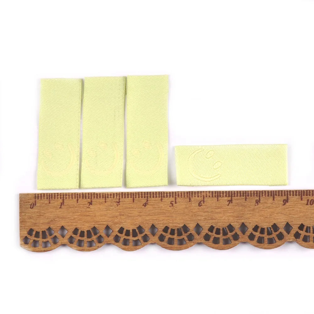 50Pcs New Candy Color Embroidery Smile Labels For Sewing Accessories Clothes Washable Care Garment Bags Tags DIY Supplies c3513 Qme 4