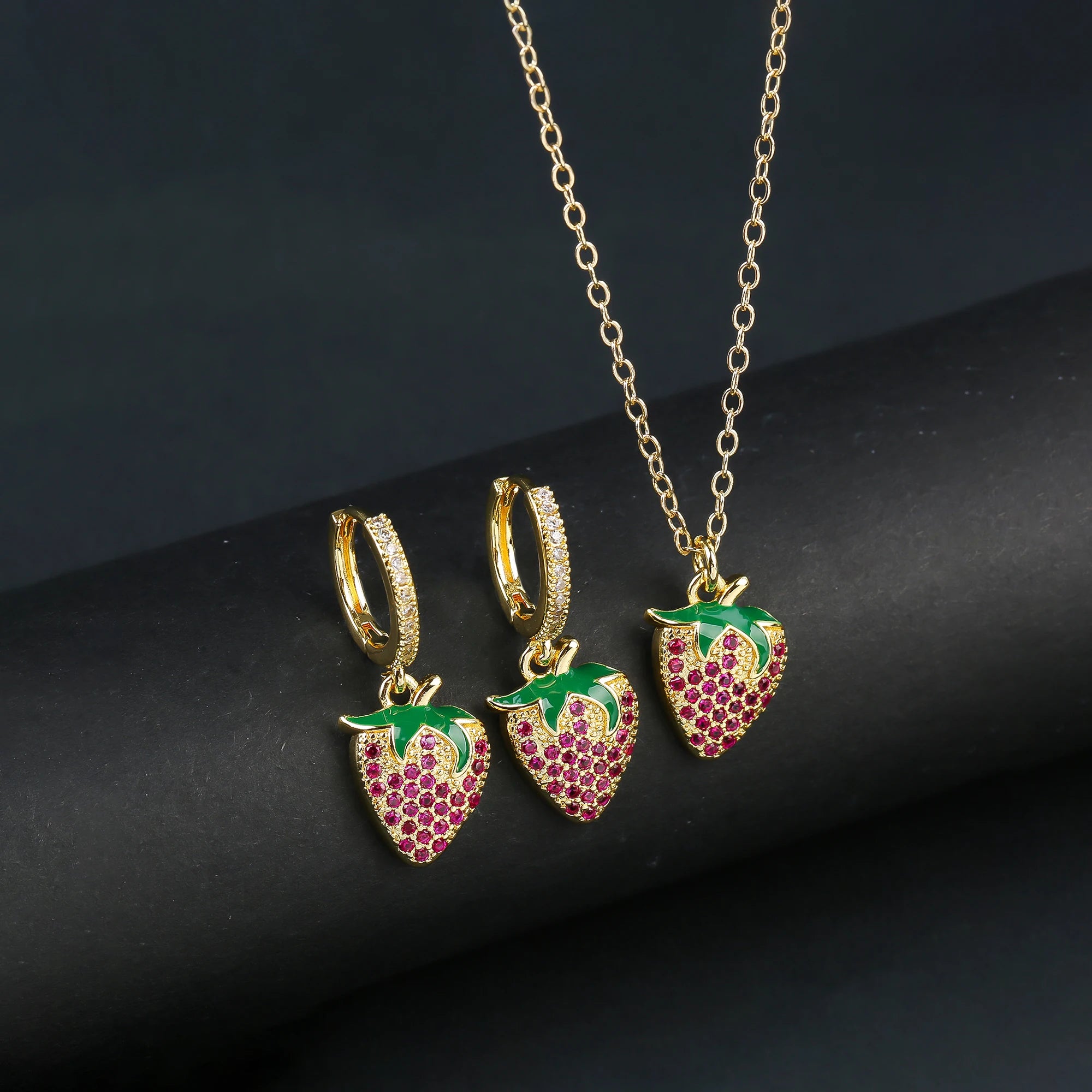 2pcs Hot Sale Fruit Cherry Strawberry Crystal Earrings Necklace Jewelry Set Lucky for Woman Shiny Zircon Party Gift Accessories Qme Jewelry Set 14