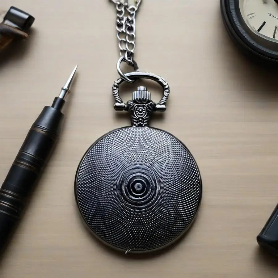 Retro Winter Night Moon Old Pickup Truck Relief Pocket Watch Ornate Carved Black Case Men Vintage Quartz Pocket Watch Qme